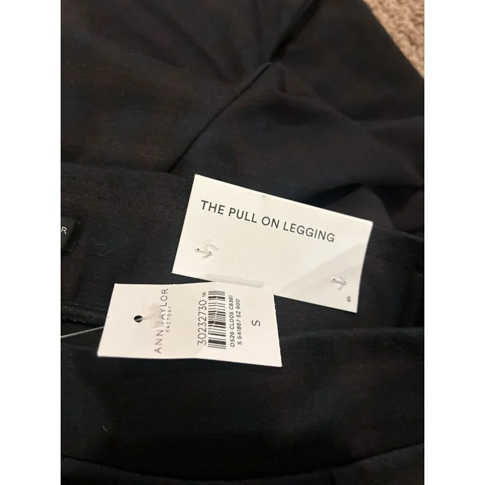 Ann Taylor NEW pants the perfect pull on pleated Navy/Maroon stretch SZ SM